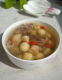 莲子干贝炖瘦肉的做法