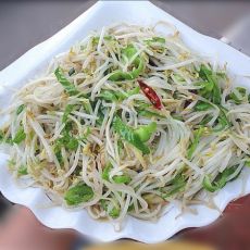 青椒炒绿豆芽的做法