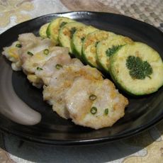 西葫芦、鱼肉煎饼的做法 西葫芦、鱼肉煎饼的做法