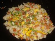香肠鸡蛋炒饭的做法