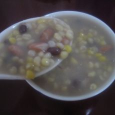豆饭玉米碴子粥的做法 豆饭玉米碴子粥的做法