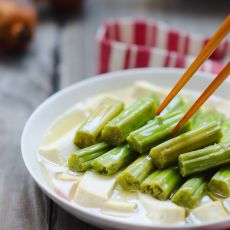 霉苋菜梗蒸豆腐的做法