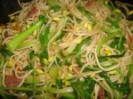 青菜豆芽炒面的做法
