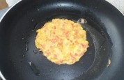 香煎黄金玉米火腿饼的做法