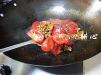 鸡腿肉炒番茄的做法