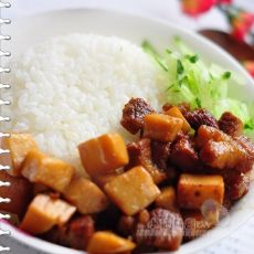 红烧肉杏鲍菇饭的做法 红烧肉杏鲍菇饭的做法