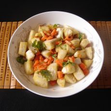 胡萝卜炒馒头的做法
