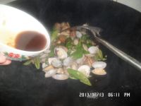 青椒炒花甲的做法