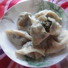 荠菜猪肉蒸饺的做法