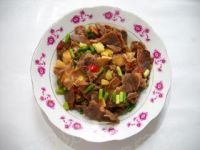 蒜薹泡椒牛肉片的做法