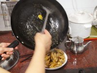美味鸡爪子的做法