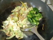 花菜青椒炒里脊的做法