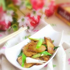 鸡腿菇炒豆腐的做法 鸡腿菇炒豆腐的做法