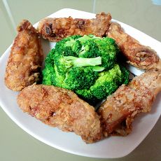 蒜香鸡翅的做法