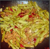 豆角煸肉的做法
