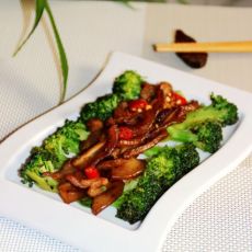 西兰花炒五花肉的做法 西兰花炒五花肉的做法