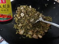 五花肉炒酸咸菜的做法