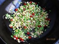 香芹辣炒豆芽的做法