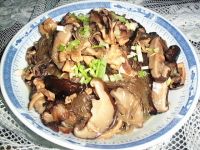 香菇墨鱼炖粉丝的做法