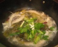 酸菜豆腐鱼的做法