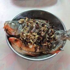 蒜蓉豆鼓蒸鲳鱼的做法 蒜蓉豆鼓蒸鲳鱼的做法