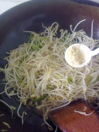 醋溜豆芽的做法
