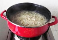 沙茶鸡肉面的做法