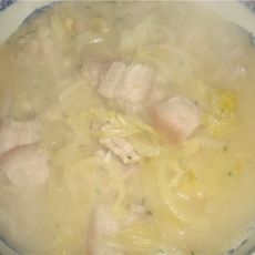 酸菜炖白肉的做法 酸菜炖白肉的做法