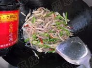 酸包菜梗薯粉肉丝的做法