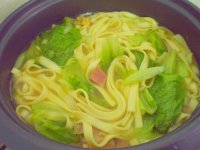 烤肠生菜面的做法