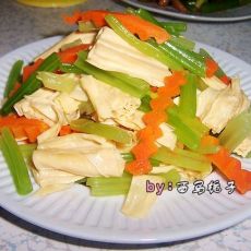 腐竹芹菜的做法