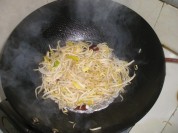 醋溜小豆芽的做法
