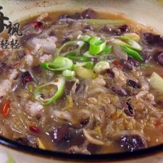 酸菜白肉血肠的做法