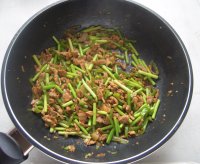蒜薹青椒肉丝的做法
