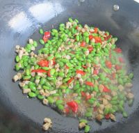 青豆肉丁的做法