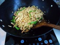青椒豆皮炒肉丝的做法