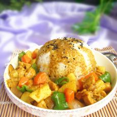 什锦咖喱鸡肉盖浇饭的做法