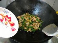 家常风味小炒肉的做法