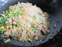 酸菜肉末粉丝的做法