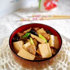 五香干红烧肉的做法 五香干红烧肉的做法