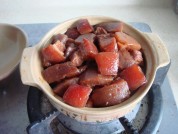 柚香腩肉煲的做法