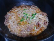金针菇烧肉的做法