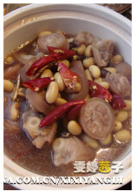 香辣黄豆猪尾煲的做法