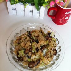 香菇酱油炒饭的做法