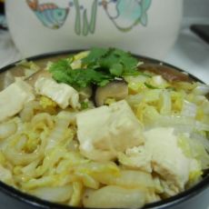 10分钟家常菜——大白菜烩豆腐的做法 10分钟家常菜——大白菜烩豆腐的做法