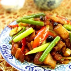 老干妈煎肉的做法 老干妈煎肉的做法