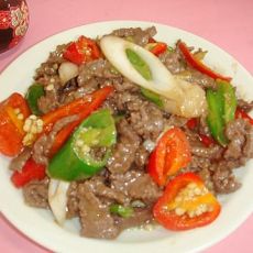 辣椒炒牛肉的做法 辣椒炒牛肉的做法