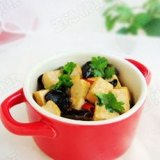 酱烧木耳豆腐的做法 酱烧木耳豆腐的做法
