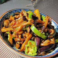 一个人的快手菜---老干妈煸茄丝的做法 一个人的快手菜---老干妈煸茄丝的做法