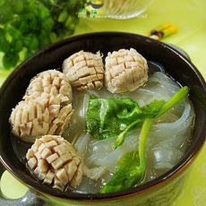 浓汤粉皮猪肚丸煲的做法 浓汤粉皮猪肚丸煲的做法